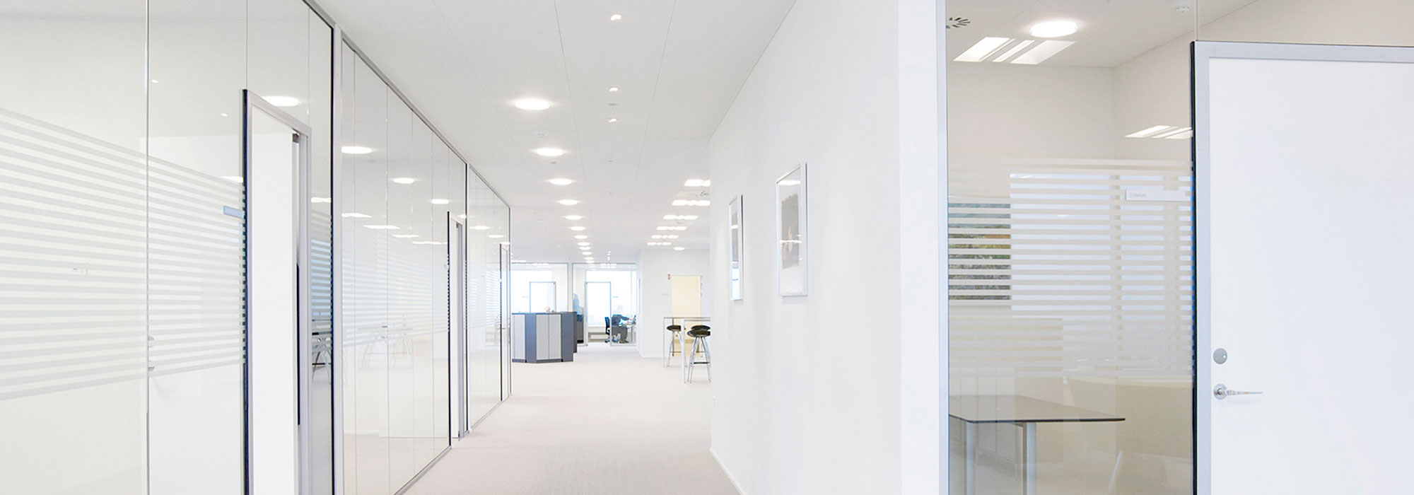 Ganzglaswände Trennwände Büro Ganzglaswände in Büroräumen